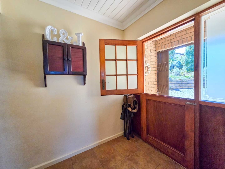 2 Bedroom Property for Sale in Stilbaai Wes Western Cape